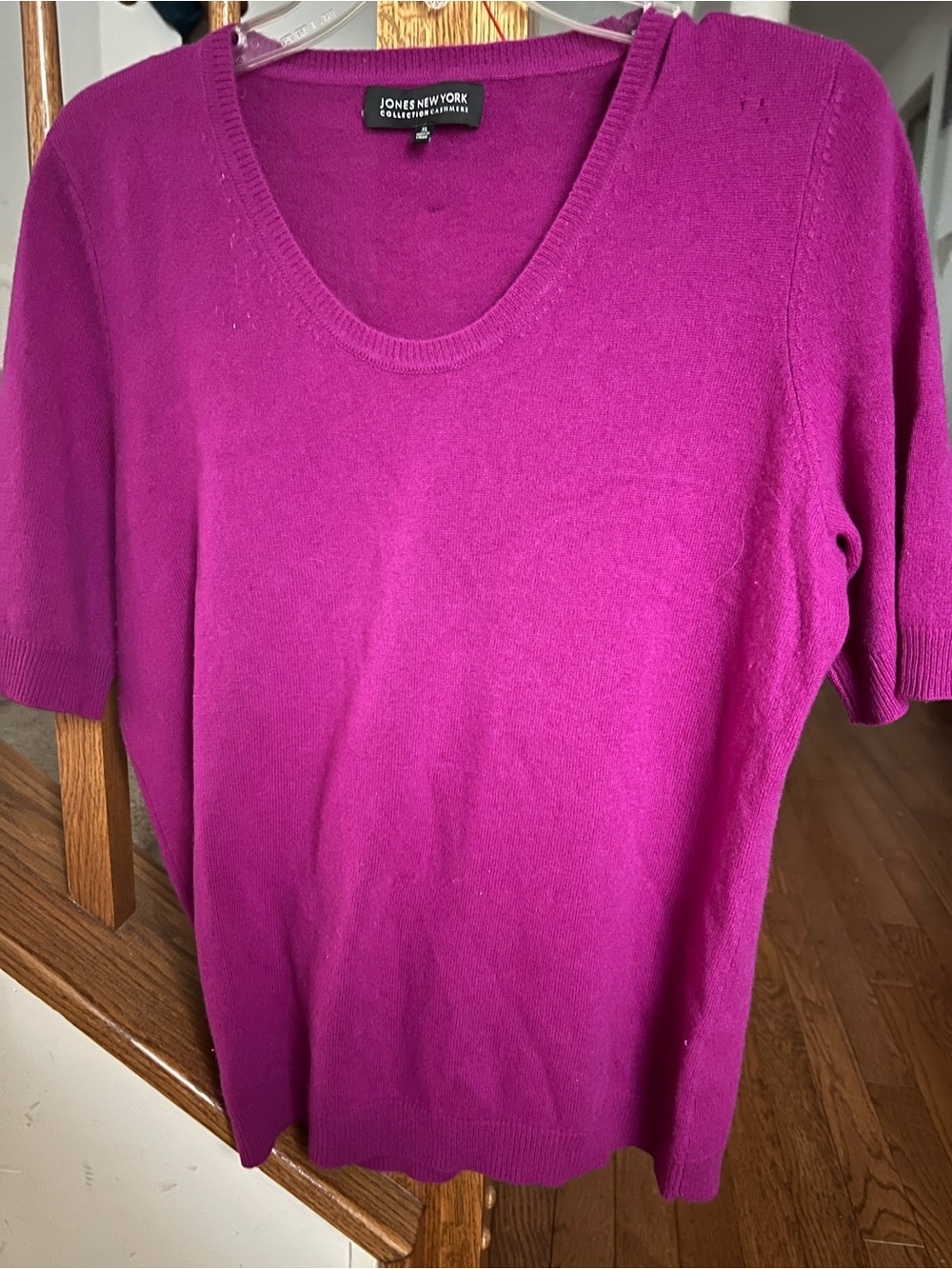 Jones New York  Cashmere  Bright Magenta Short-Sleeve Knit Top disclaimer